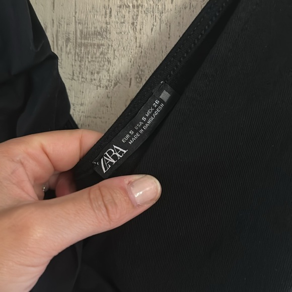 Zara Ruffle Crop Top - Picture 3 of 4